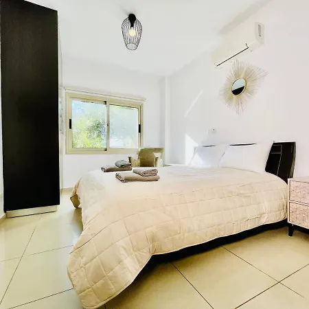 Oracle A1-003 2 Bedroom * Meneou